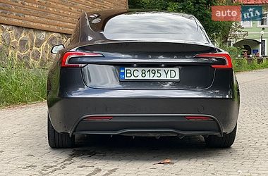 Седан Tesla Model 3 2025 в Самборі