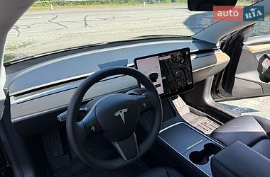 Седан Tesla Model 3 2021 в Киеве