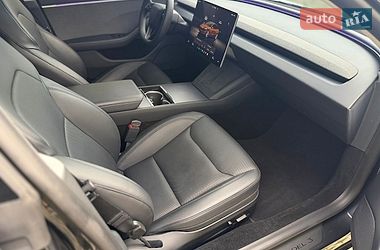 Седан Tesla Model 3 2024 в Коломиї