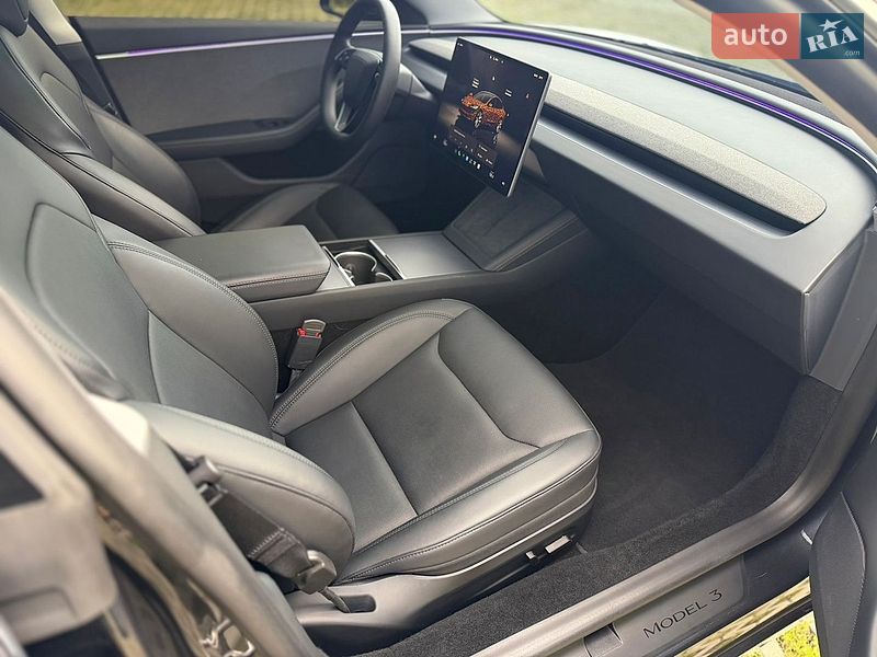 Седан Tesla Model 3 2024 в Коломиї