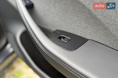 Седан Tesla Model 3 2024 в Коломиї