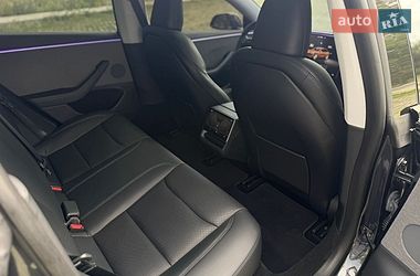 Седан Tesla Model 3 2024 в Коломиї