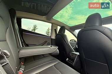 Седан Tesla Model 3 2024 в Коломиї