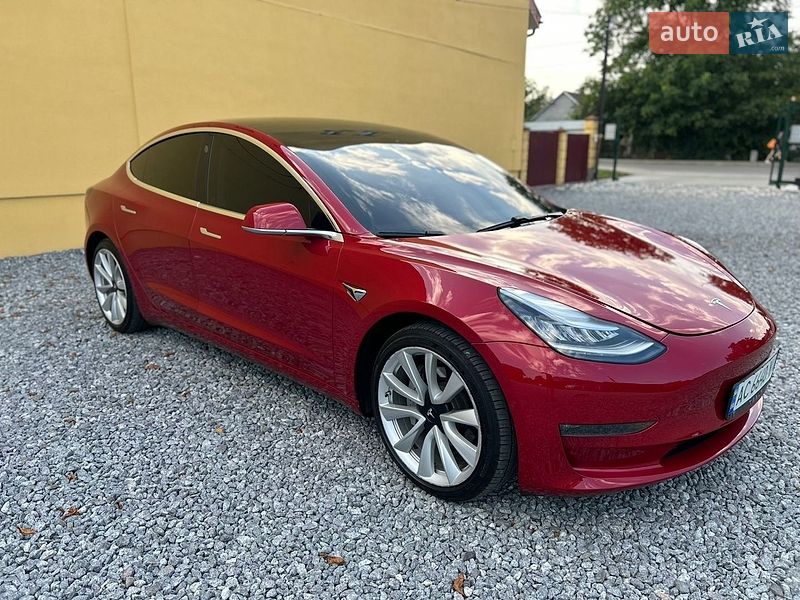 Седан Tesla Model 3 2019 в Самборе