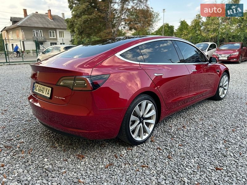 Седан Tesla Model 3 2019 в Самборе