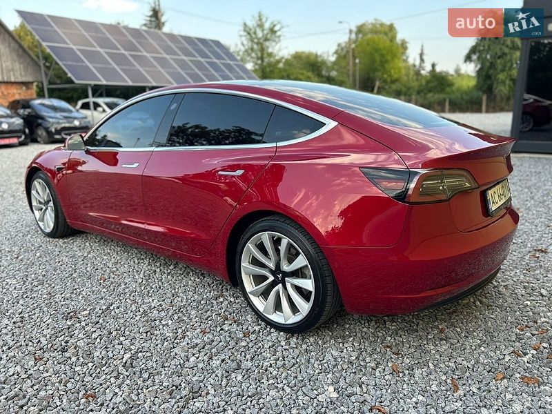 Седан Tesla Model 3 2019 в Самборе