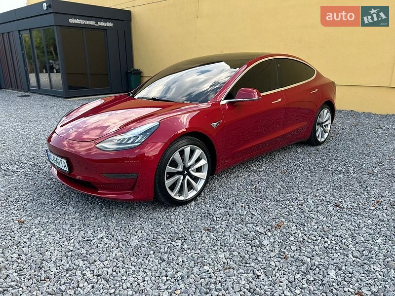 Седан Tesla Model 3 2019 в Самборе