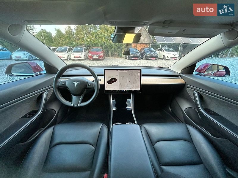 Седан Tesla Model 3 2019 в Самборе