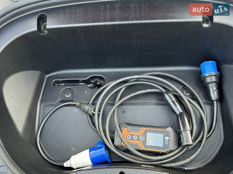 Седан Tesla Model 3 2019 в Самборе