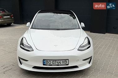 Седан Tesla Model 3 2018 в Тернополе