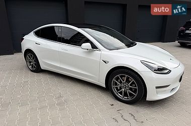 Седан Tesla Model 3 2018 в Тернополе