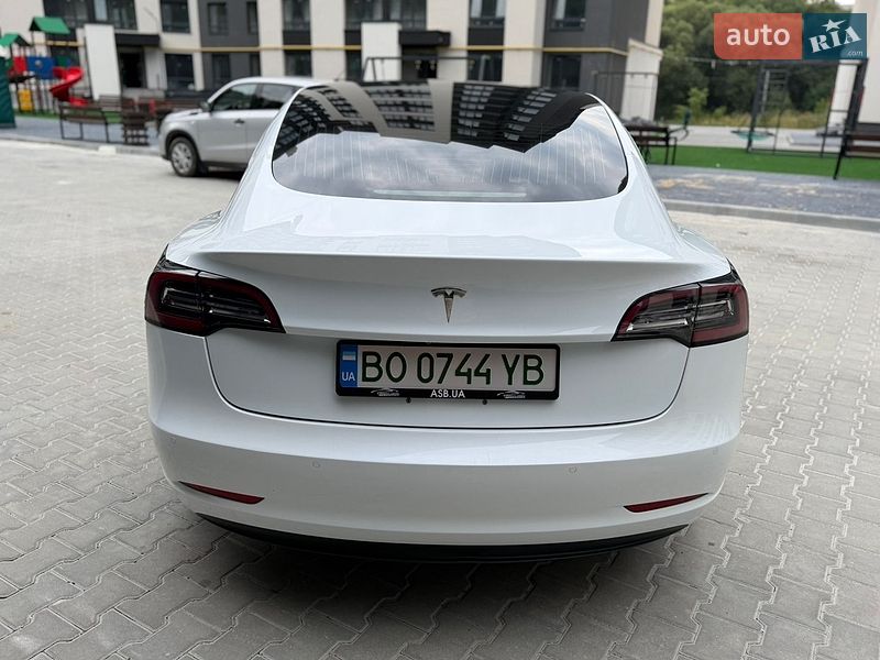 Седан Tesla Model 3 2018 в Тернополе