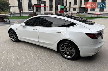 Седан Tesla Model 3 2018 в Тернополе