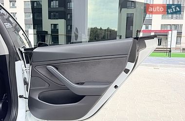 Седан Tesla Model 3 2018 в Тернополе