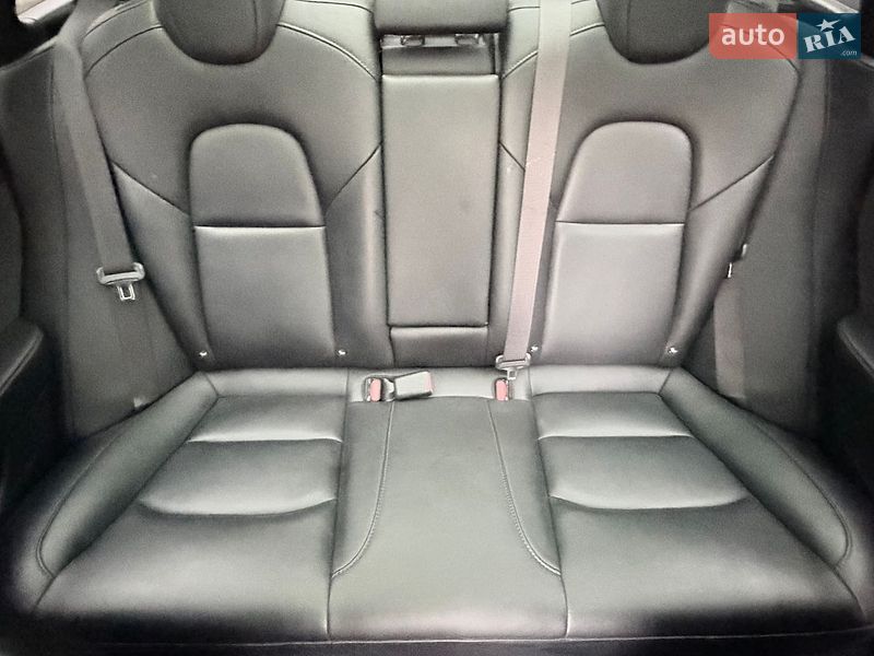 Седан Tesla Model 3 2018 в Тернополе