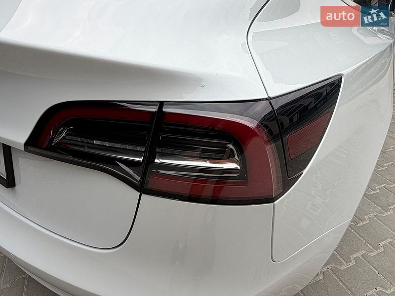 Седан Tesla Model 3 2018 в Тернополе