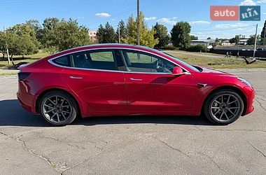 Седан Tesla Model 3 2020 в Кременчуці