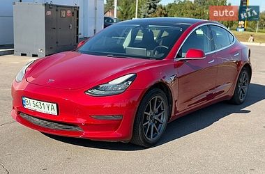 Седан Tesla Model 3 2020 в Кременчуці