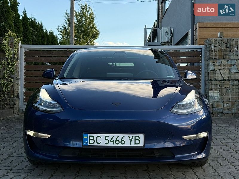 Седан Tesla Model 3 2019 в Стрые