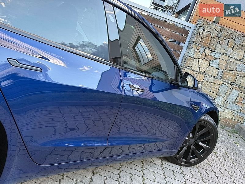 Седан Tesla Model 3 2019 в Стрые