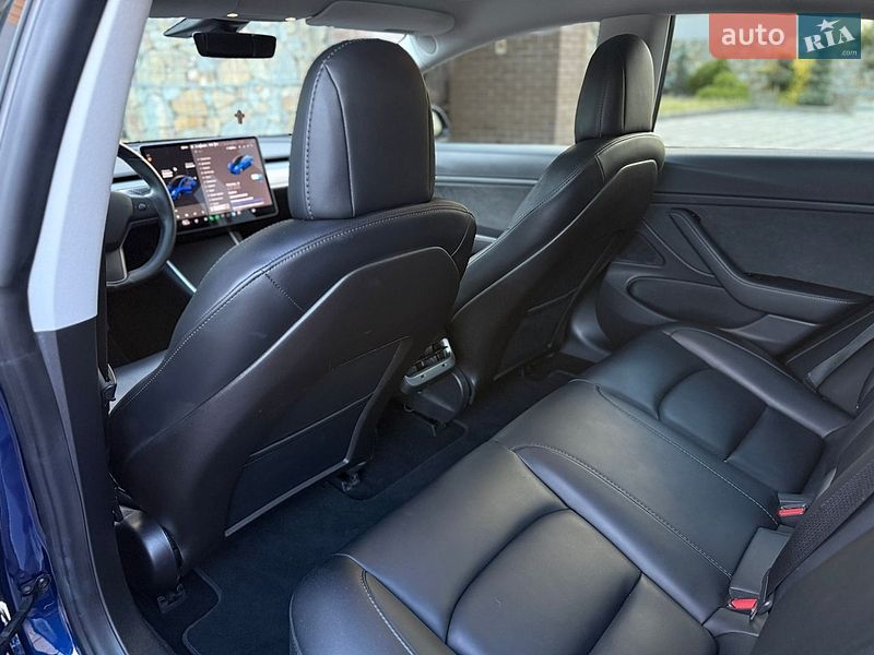Седан Tesla Model 3 2019 в Стрые