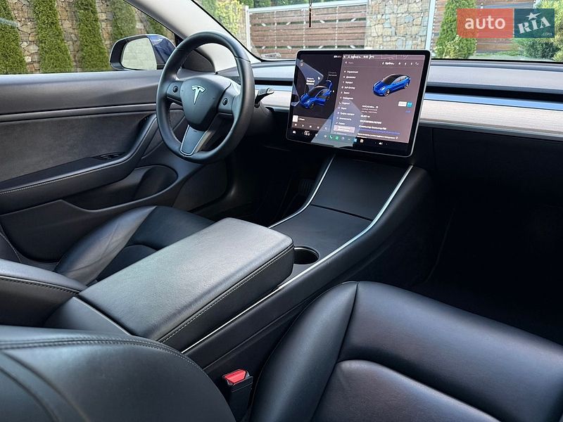 Седан Tesla Model 3 2019 в Стрые