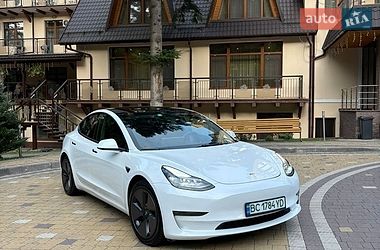 tesla model-3 2021 в Трускавец от профессионального продавца Іван