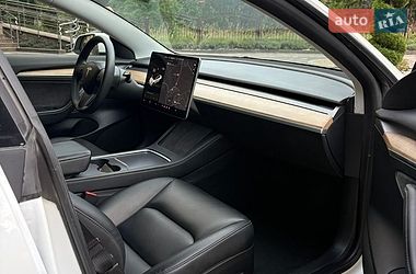 Седан Tesla Model 3 2021 в Трускавце
