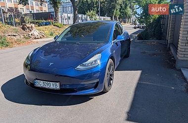 Седан Tesla Model 3 2018 в Киеве