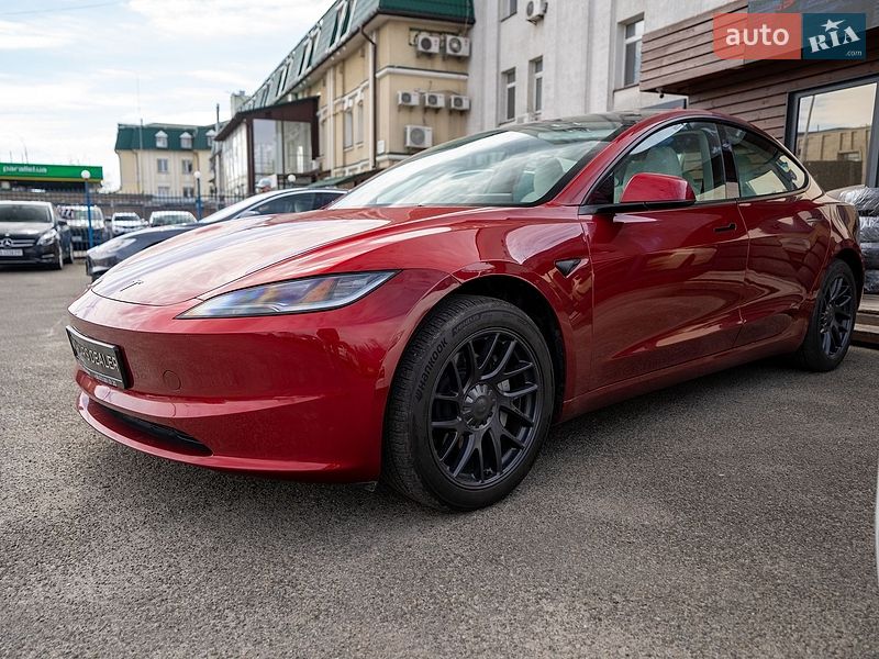 Седан Tesla Model 3 2024 в Києві фото 3 Седан Tesla Model 3 2024 в Києві