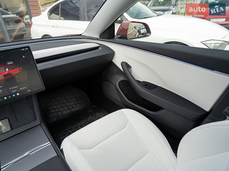 Седан Tesla Model 3 2024 в Києві фото 19 Седан Tesla Model 3 2024 в Києві