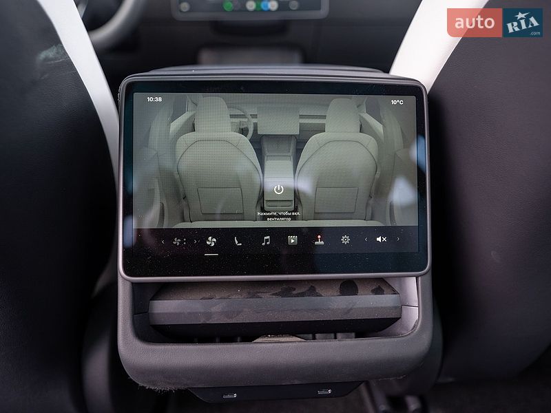 Седан Tesla Model 3 2024 в Киеве