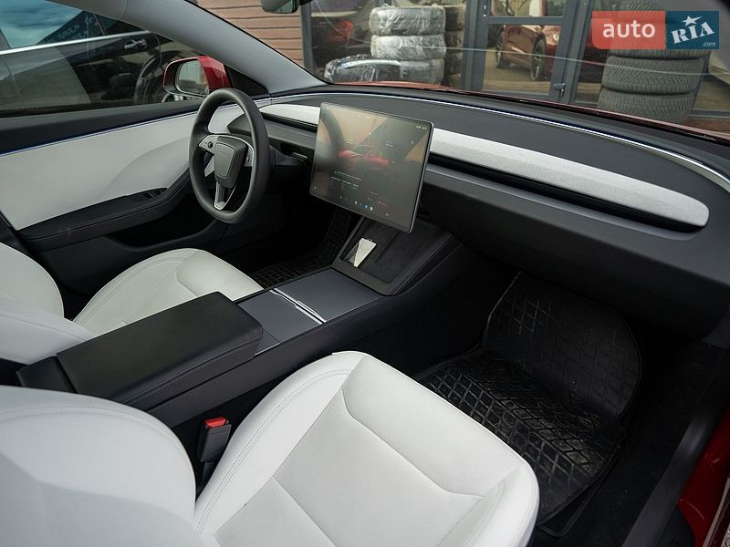Седан Tesla Model 3 2024 в Києві фото 26 Седан Tesla Model 3 2024 в Києві