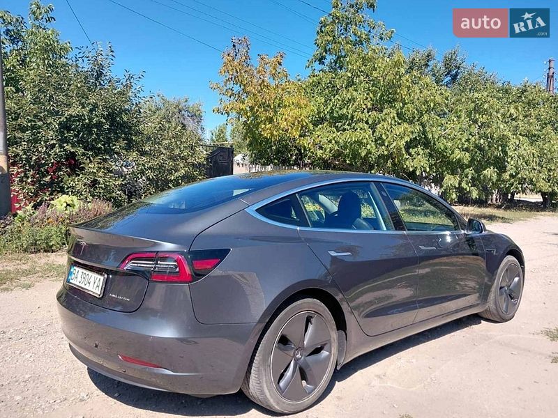 Седан Tesla Model 3 2019 в Кропивницькому