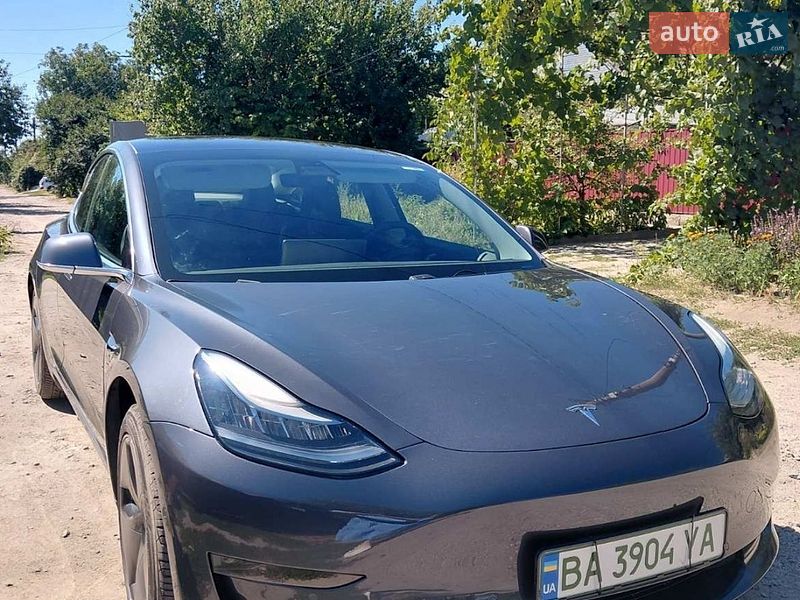 Tesla Model 3 2019