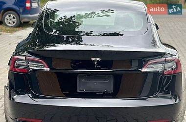 Седан Tesla Model 3 2022 в Самборі