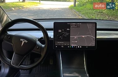 Седан Tesla Model 3 2019 в Виннице
