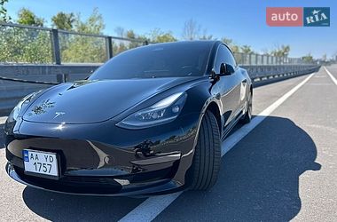 tesla model-3 2023 в Київ від професійного продавця Володимир