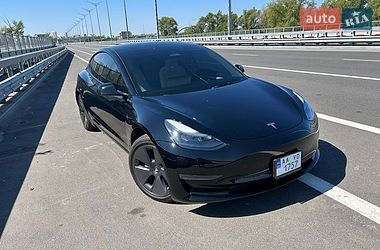 Седан Tesla Model 3 2023 в Киеве
