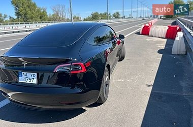 Седан Tesla Model 3 2023 в Киеве