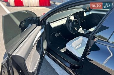 Седан Tesla Model 3 2023 в Киеве