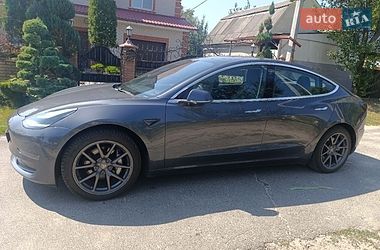 Седан Tesla Model 3 2020 в Ворзеле