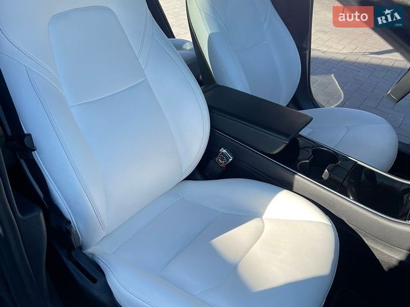 Седан Tesla Model 3 2018 в Кременчуге