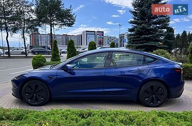 Седан Tesla Model 3 2024 в Львові