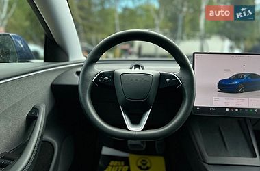 Седан Tesla Model 3 2024 в Львові