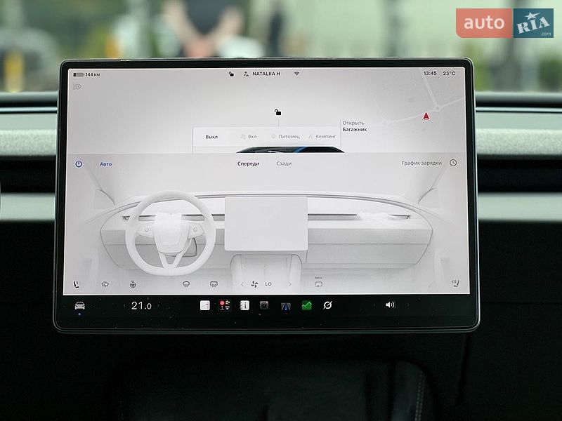 Седан Tesla Model 3 2024 в Львові
