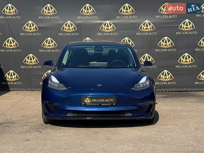 Седан Tesla Model 3 2018 в Киеве