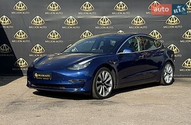 Седан Tesla Model 3 2018 в Киеве