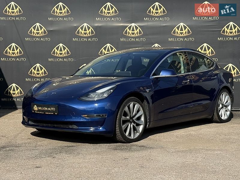 Седан Tesla Model 3 2018 в Киеве
