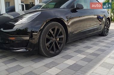 Седан Tesla Model 3 2018 в Львове